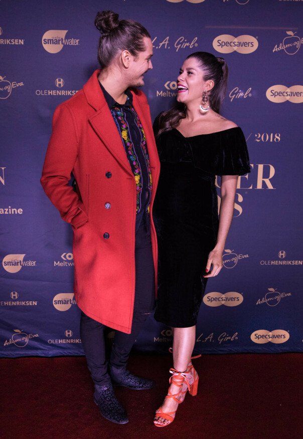 OVERRASKET: Kristin Gjelsvik og Dennis Poppe avslørte at de ventet barn sammen under Vixen Influencer Awards i januar. Da var Gjelsvik sju måneder på vei. Foto: Hanne Erøy / MIO MEDIA OVERRASKET: Kristin Gjelsvik og Dennis Poppe avslørte at de ventet barn sammen under Vixen Influencer Awards i januar. Da var Gjelsvik sju måneder på vei. Foto: Hanne Erøy / MIO MEDIA